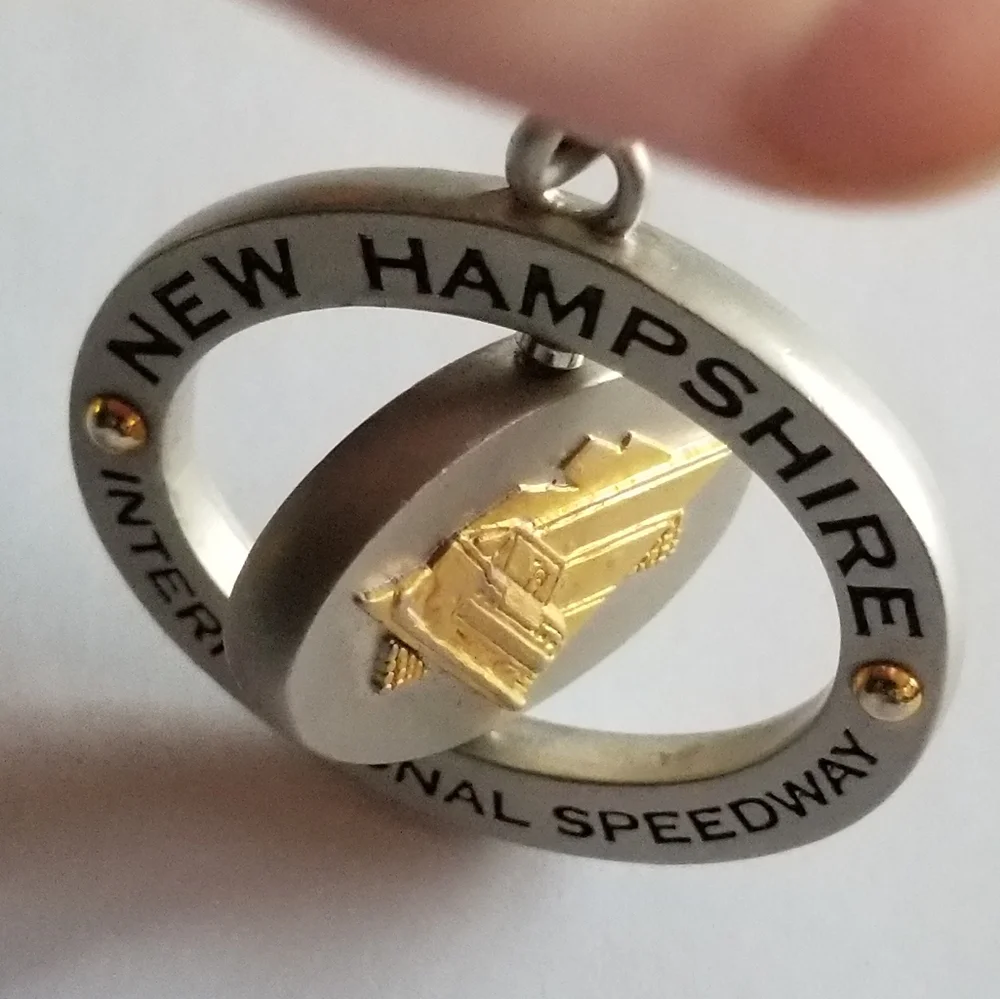 New Hampshire International Speedway spinner keychain key chain ring silver tone
